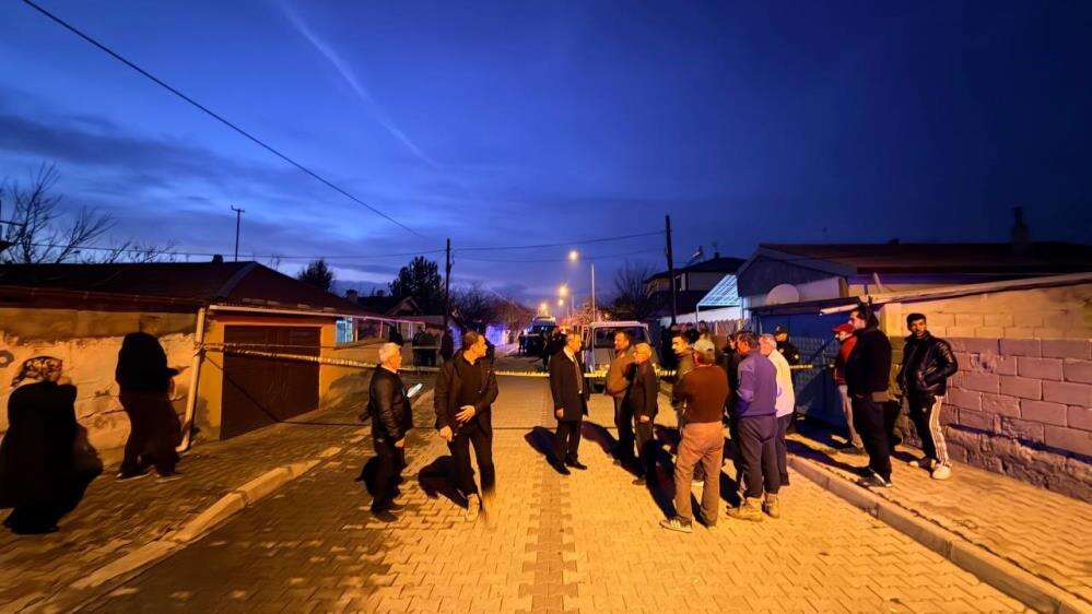 Kan donduran olay! Tabancayla vurulan baba ve oğlu evde ölü bulundu 6