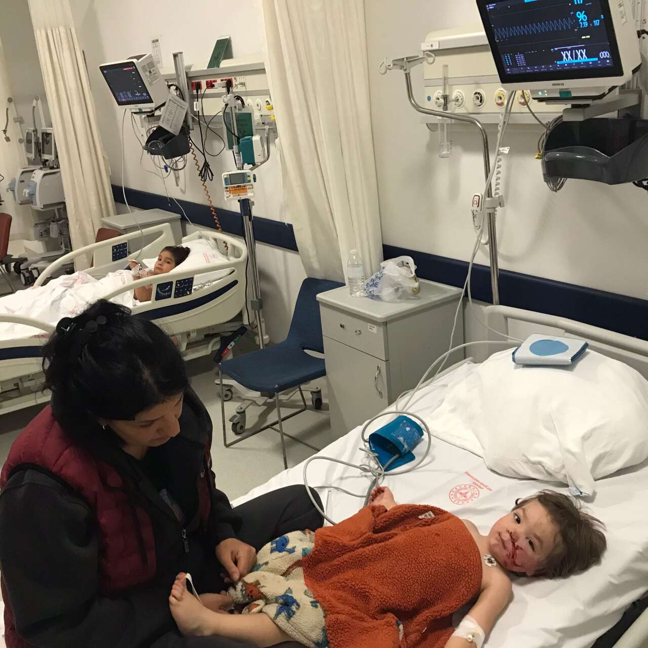 Pazar dönüşü 2 kardeşe pitbull dehşeti! Yüzlerini bakılmayacak hale getirdi 1