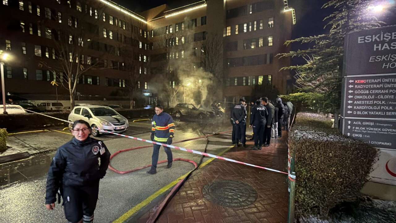 Şehir hastanesi otoparkında yangın paniği 7