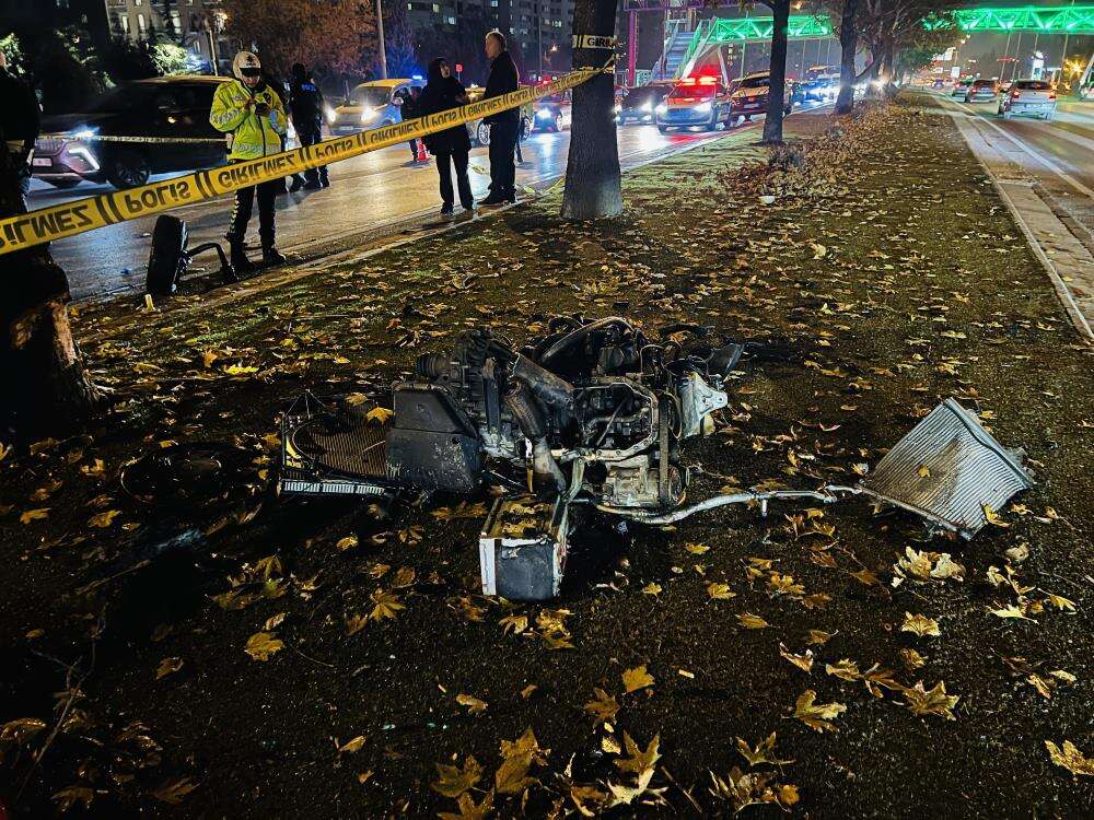 Konya’nın yoğun yolunda yeni kaza! Ağaca çarpıp takla attı 7