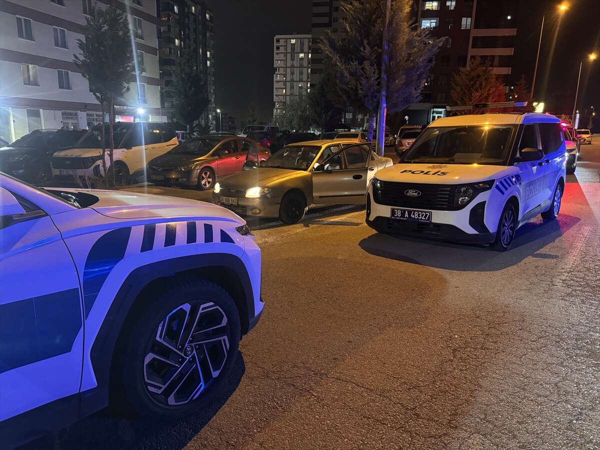 Geceyi hareketlendiren olay! Polise çarpıp kaçtılar 2