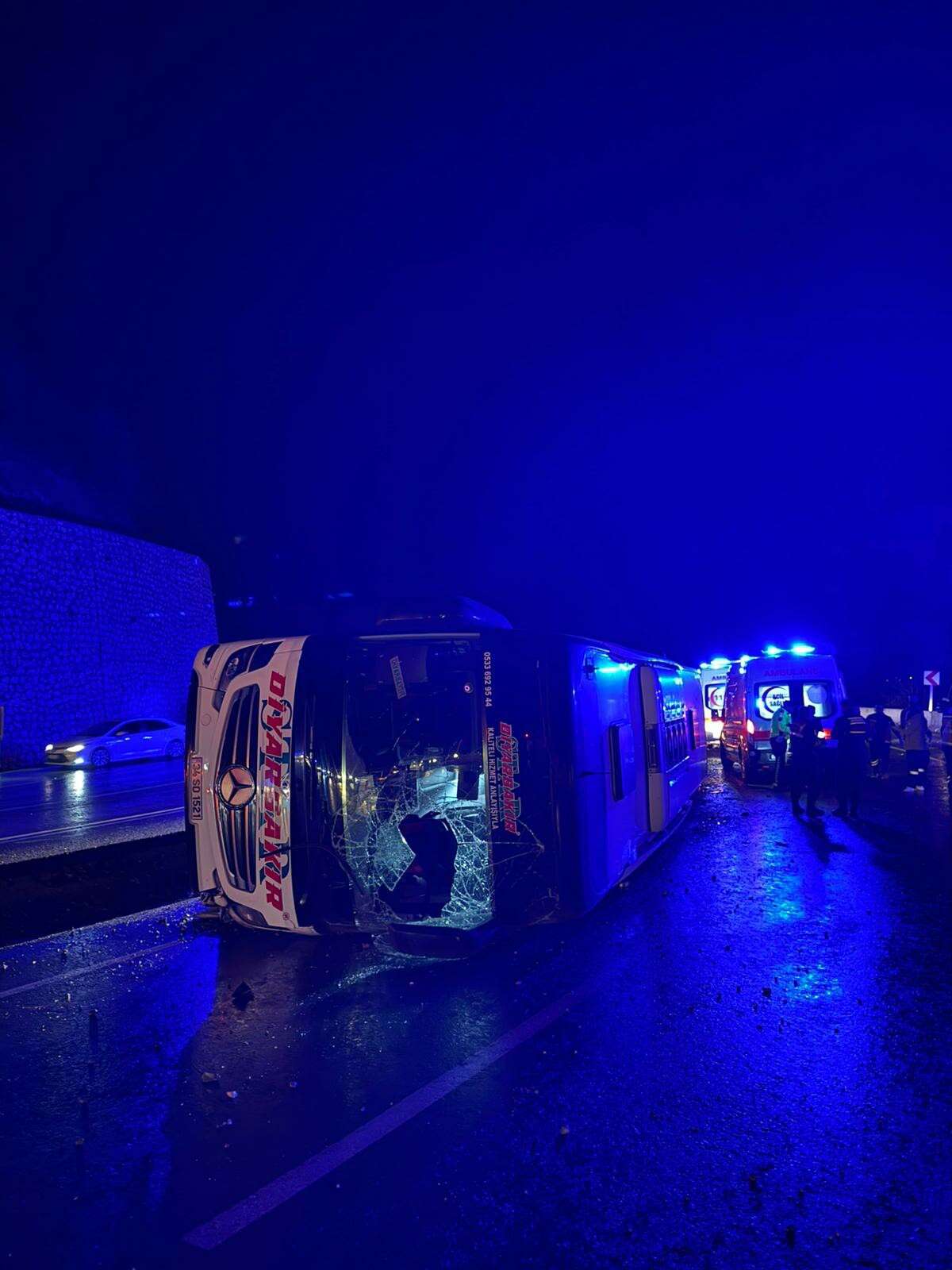 Dün 7 kişinin öldüğü şehirde yine otobüs kazası yaşandı 5