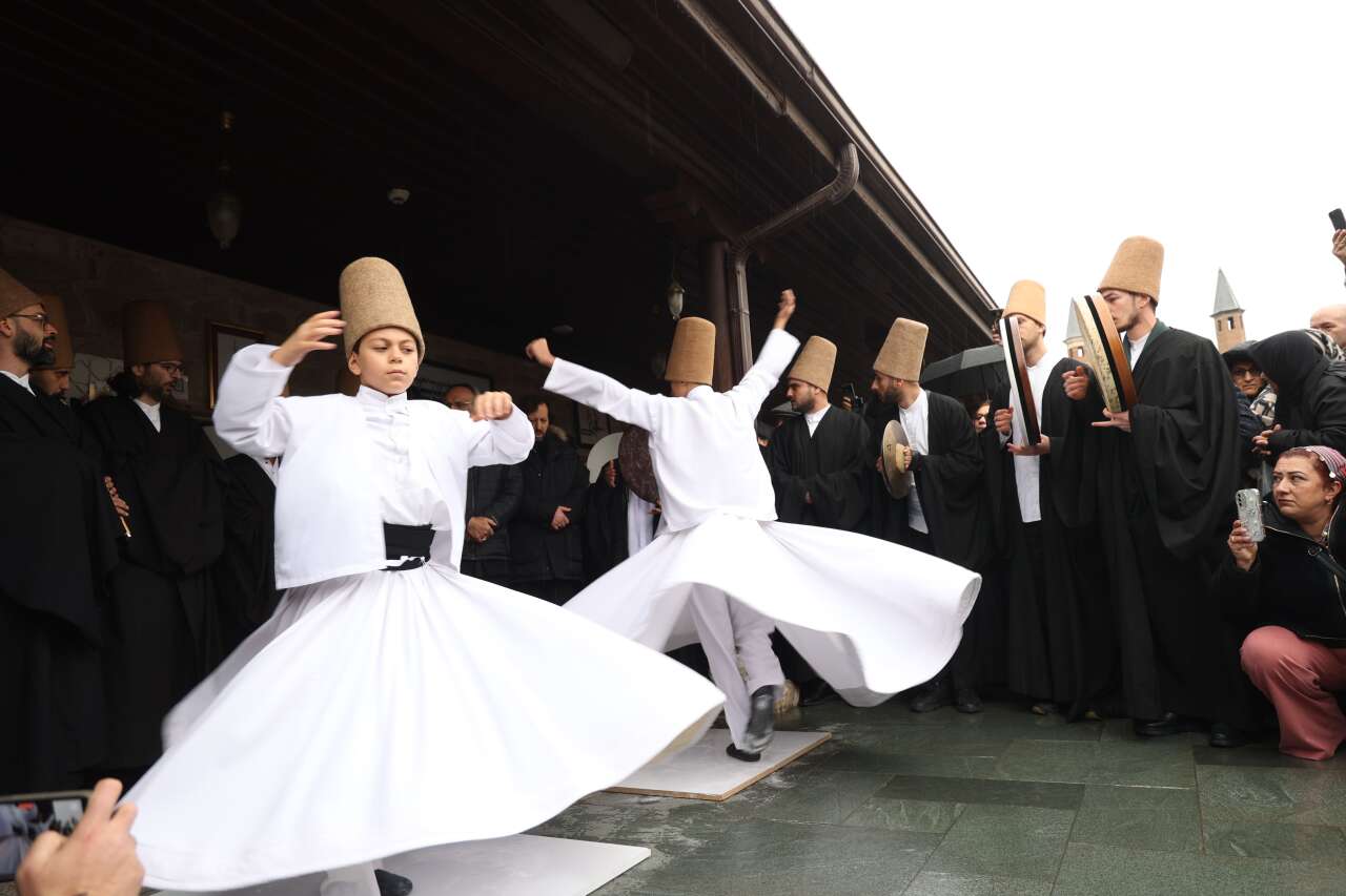 Konya’da Şeb-i Arus heyecanı! ‘Huzur Vakti’ başladı 9