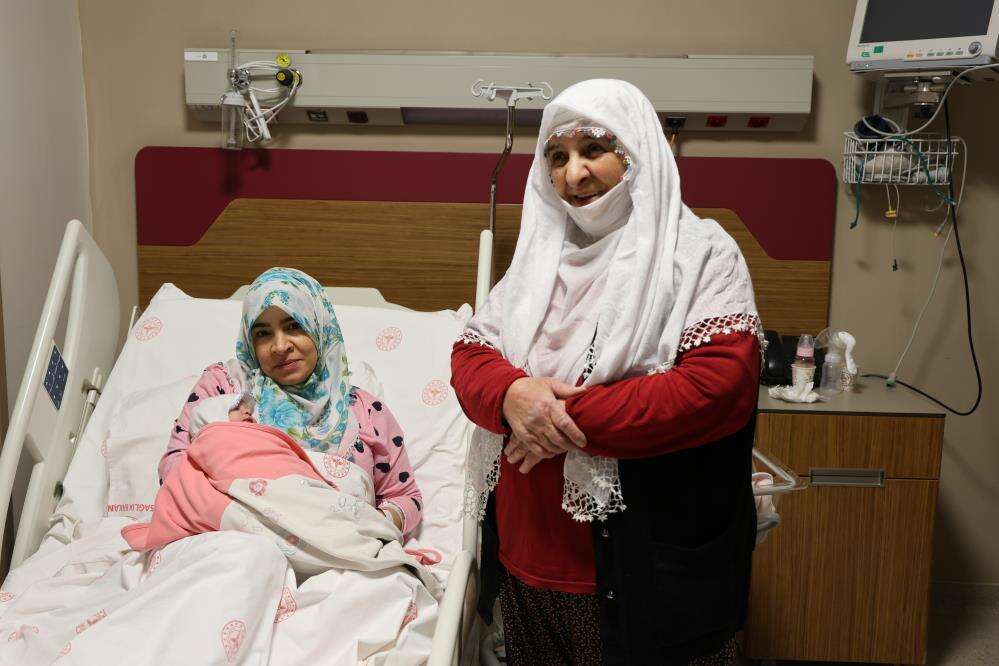 4 bebek, yeni yılın ilk dakikalarında dünyaya gözlerini açtı 8