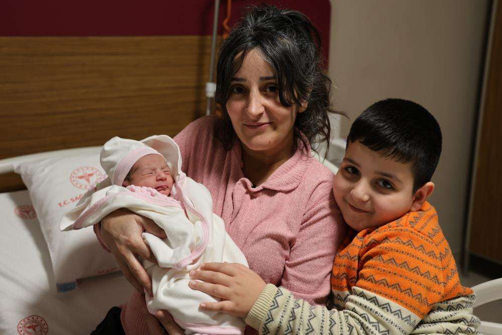 4 bebek, yeni yılın ilk dakikalarında dünyaya gözlerini açtı 7