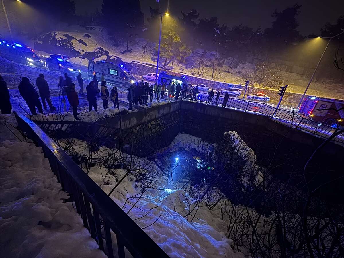 Otomobil köprüden uçtu! Ekipler içindeki 5 kişi için seferber oldu 2