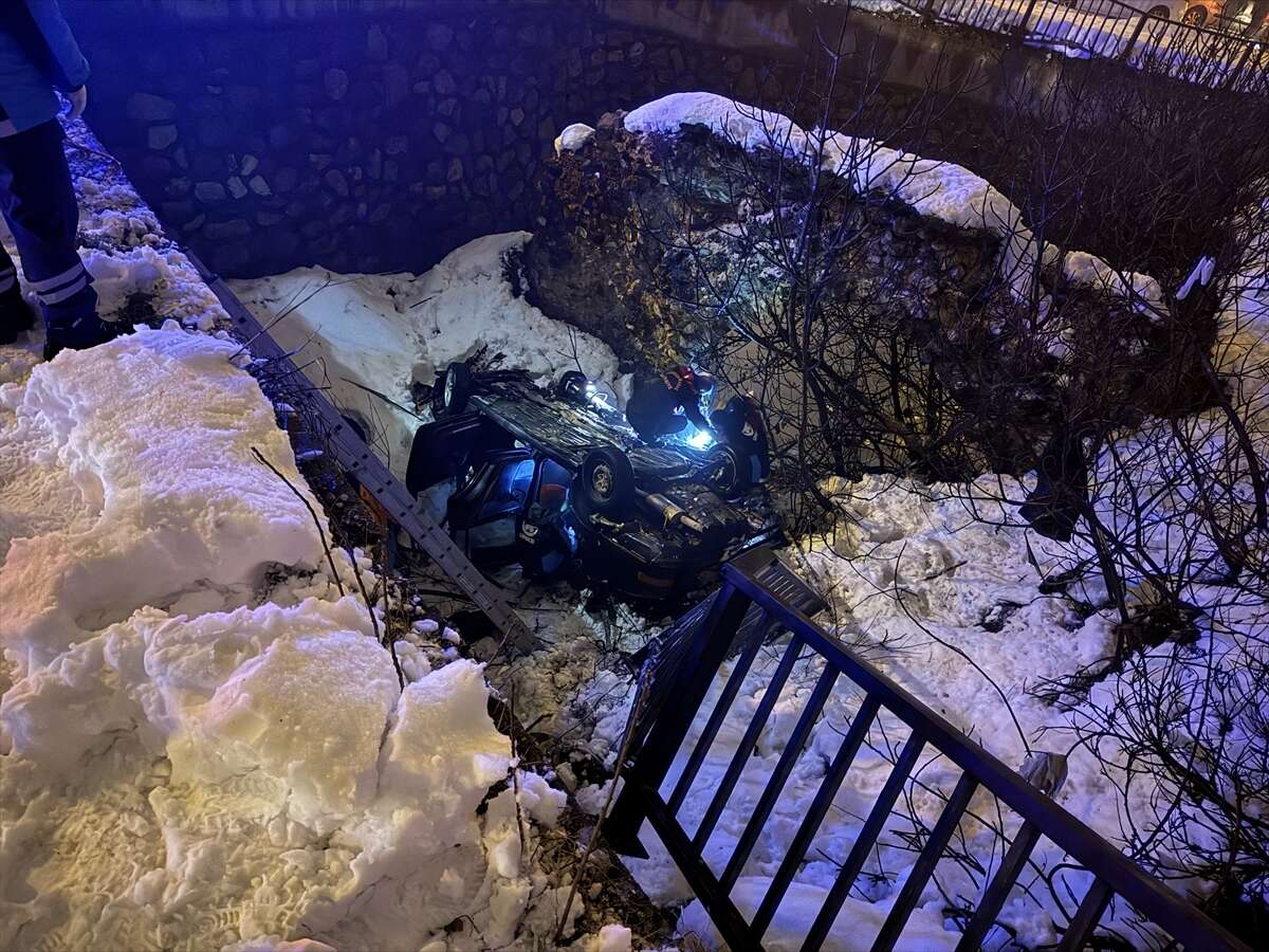 Otomobil köprüden uçtu! Ekipler içindeki 5 kişi için seferber oldu 1