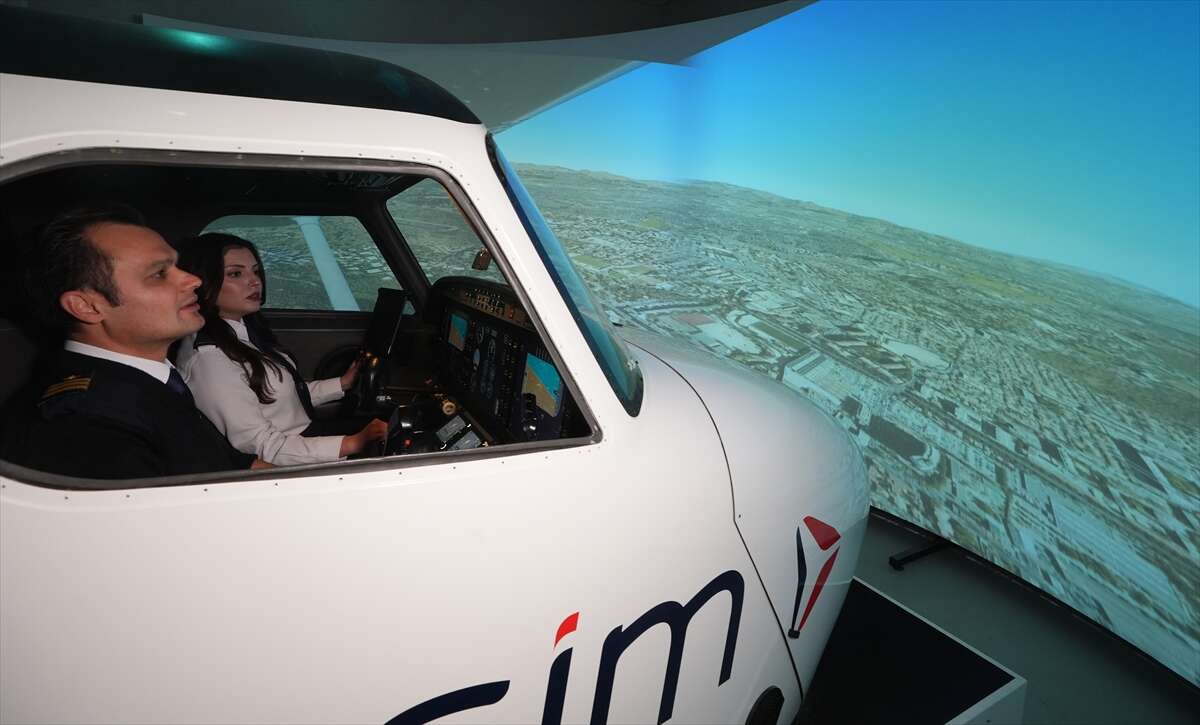 Gökyüzünde kadınların imzası! THK Üniversitesinde yetişiyorlar 19