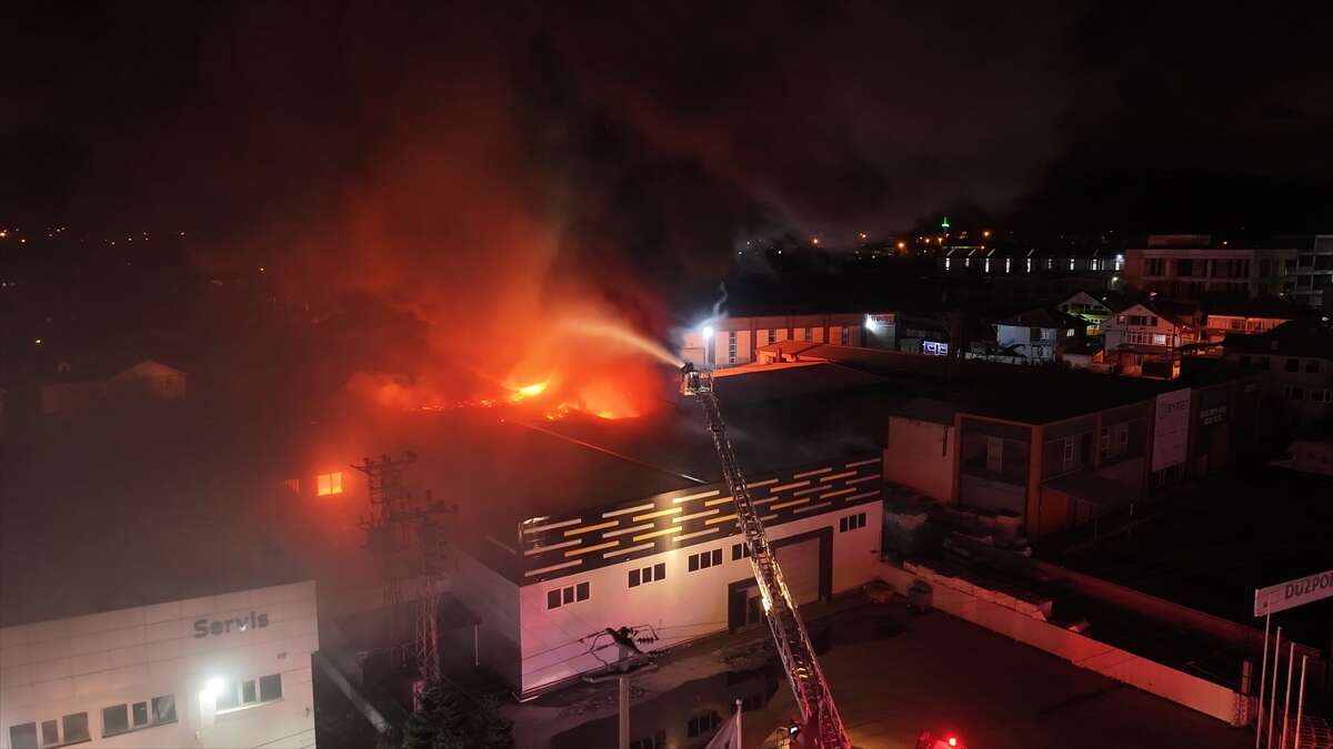 Strafor fabrikasında büyük yangın 5