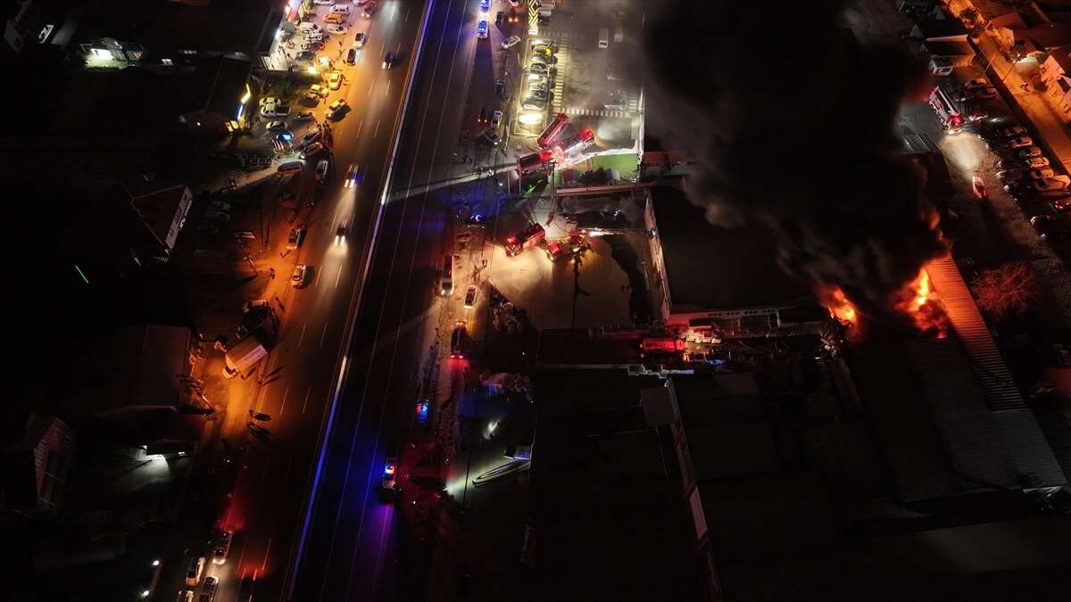 Strafor fabrikasında büyük yangın 10