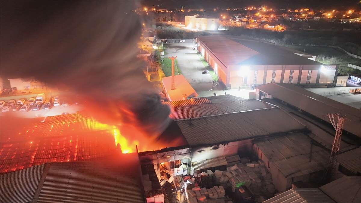 Strafor fabrikasında büyük yangın 9