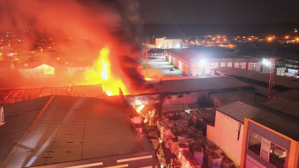 Strafor fabrikasında büyük yangın 8