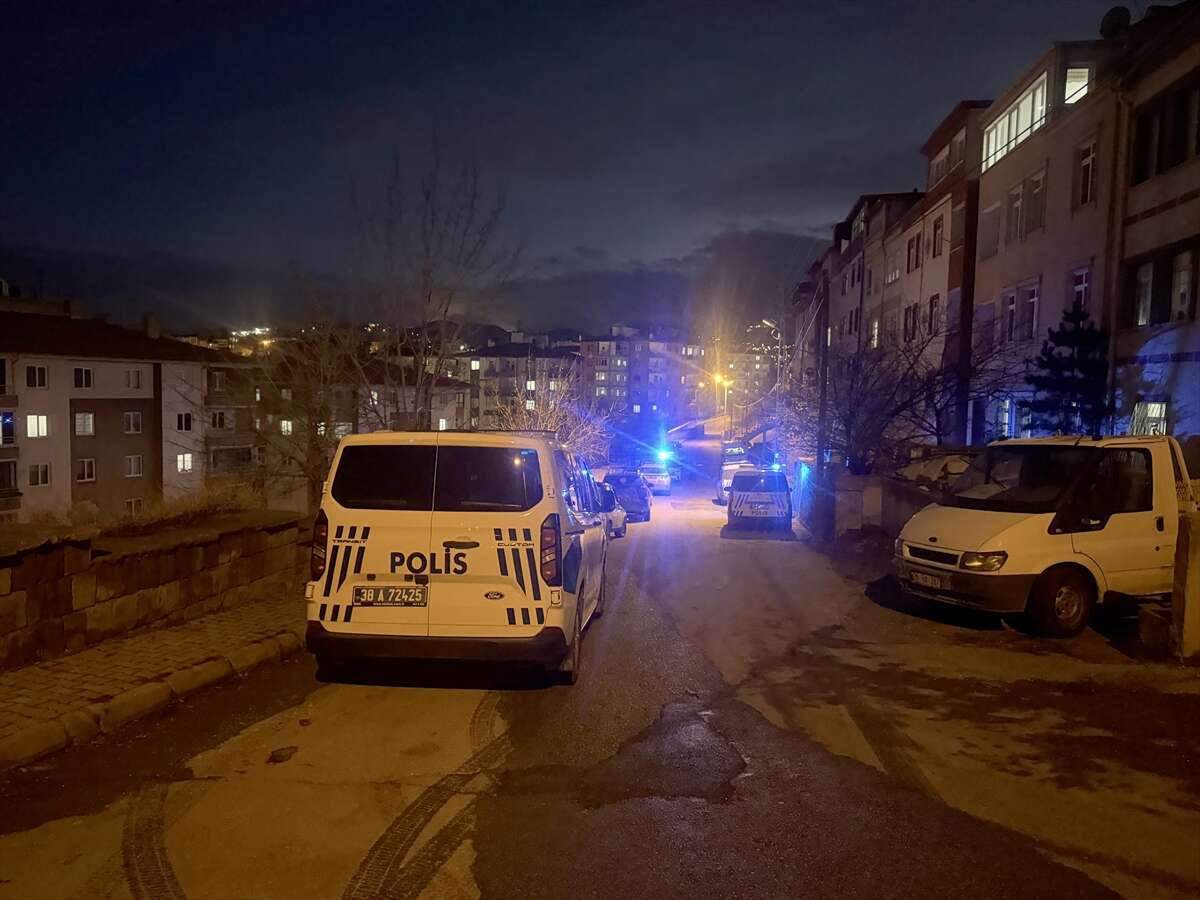 Genç kadın, 20 yaşındaki erkek arkadaşını banyoda öldürdü 2