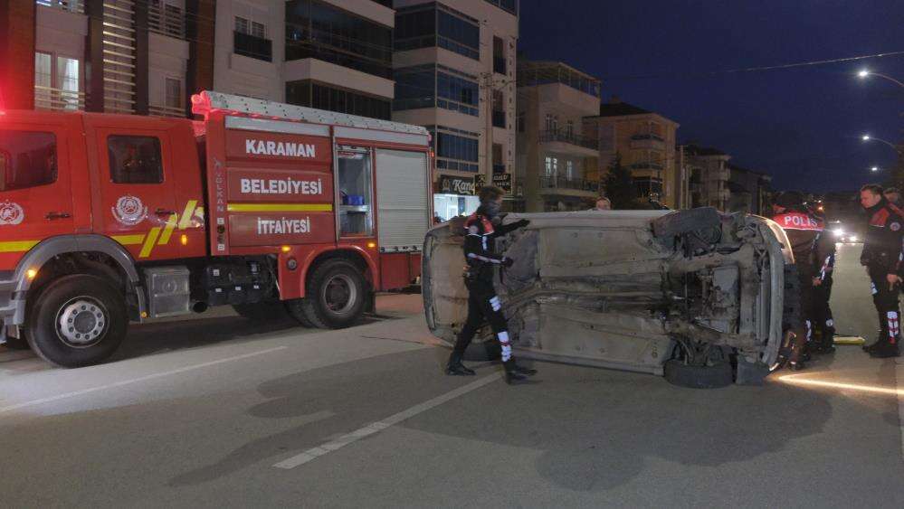 Kadın sürücü park halindeki araca çarptı, devrilen otomobilden güçlükle çıkartıldı 2