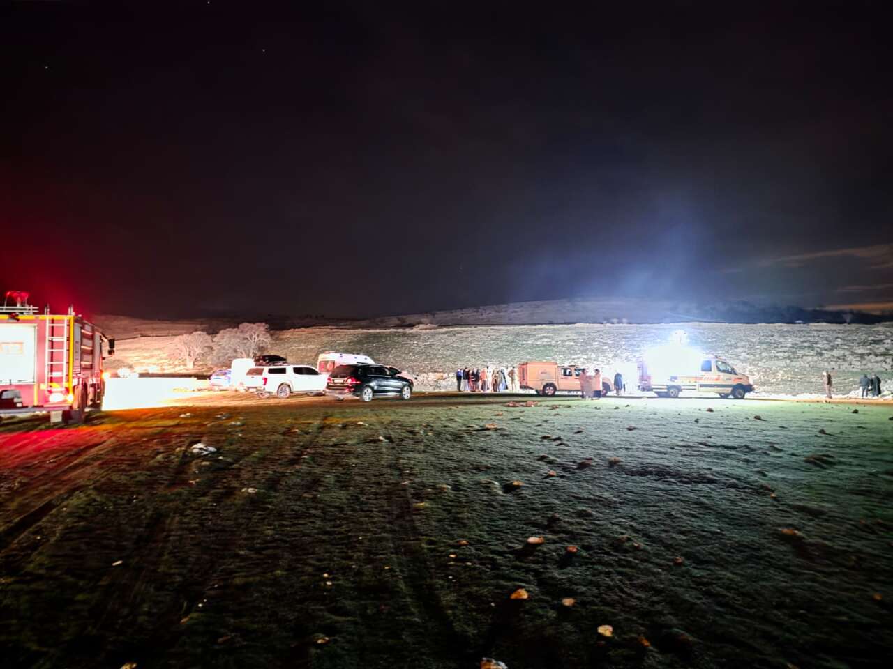 Kayıp 2 çocuğun cansız bedenleri buz tutan gölette bulundu 4