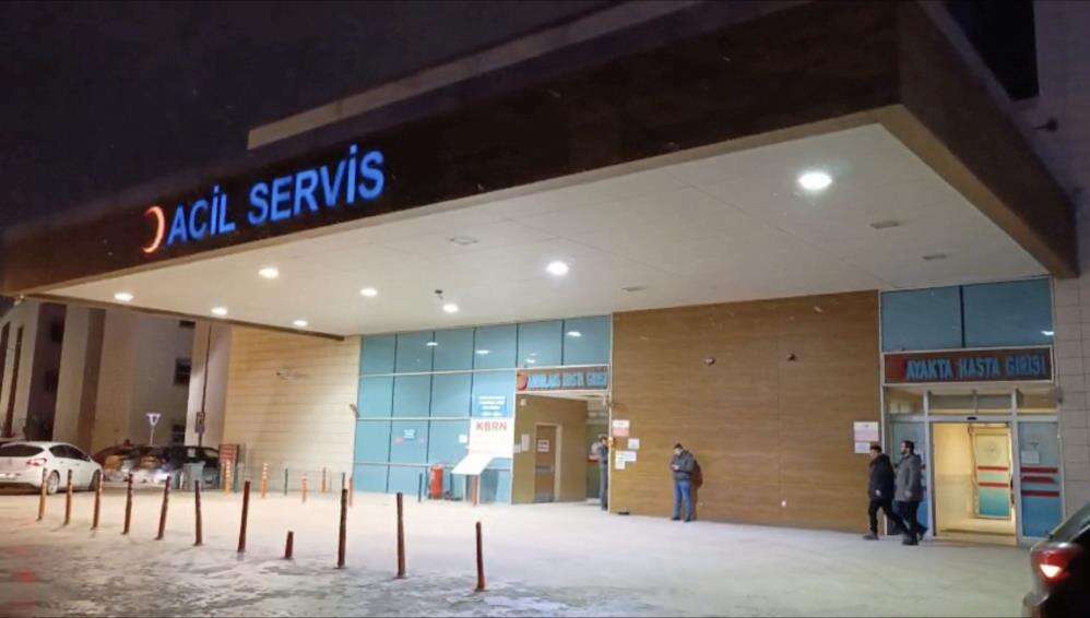 Kuzenlerin kız kavgası! Falçatayla boynunu kesti 4