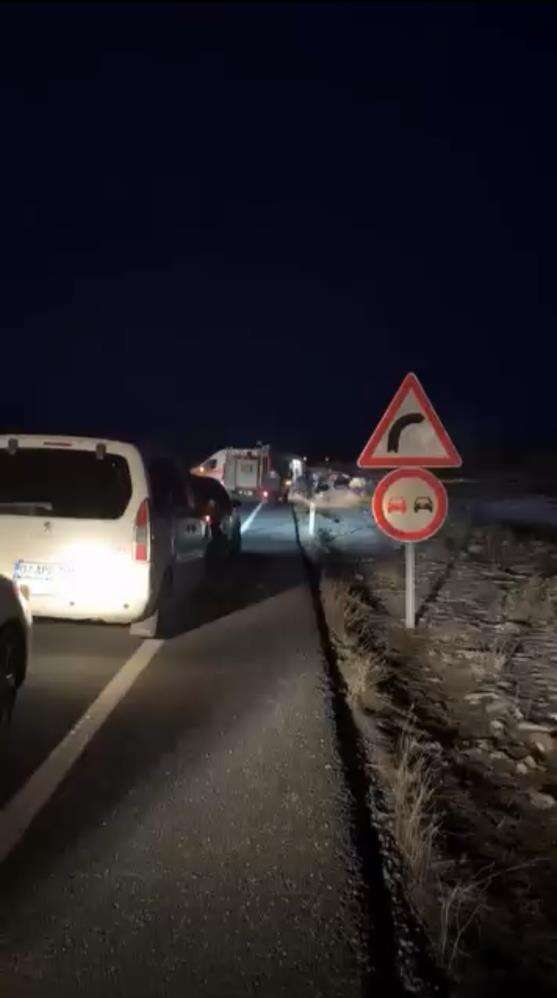 Mardin Midyat’ta feci kaza! 3 kişi hayatını kaybetti, 2 yaralı var 14
