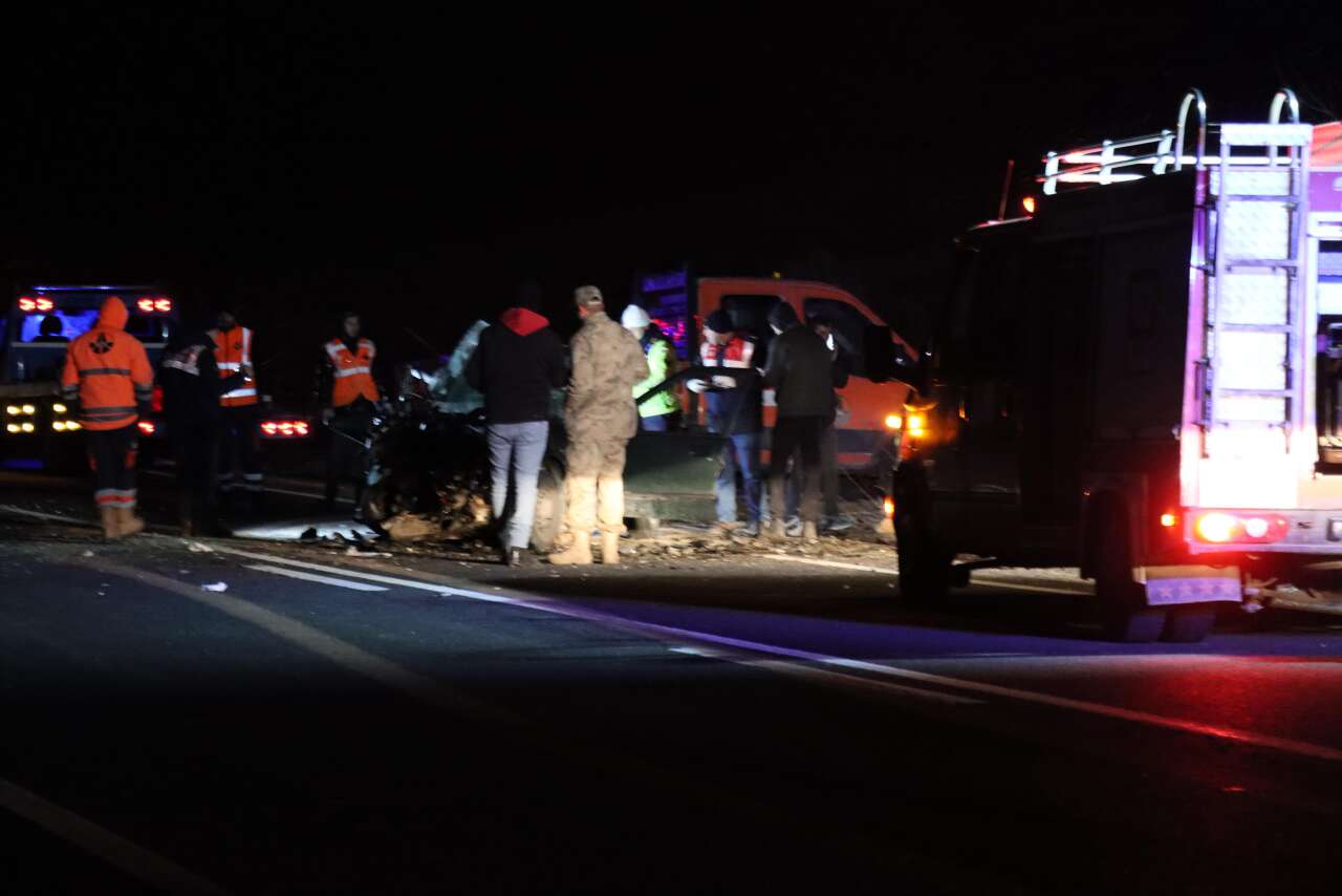 Mardin Midyat’ta feci kaza! 3 kişi hayatını kaybetti, 2 yaralı var 2