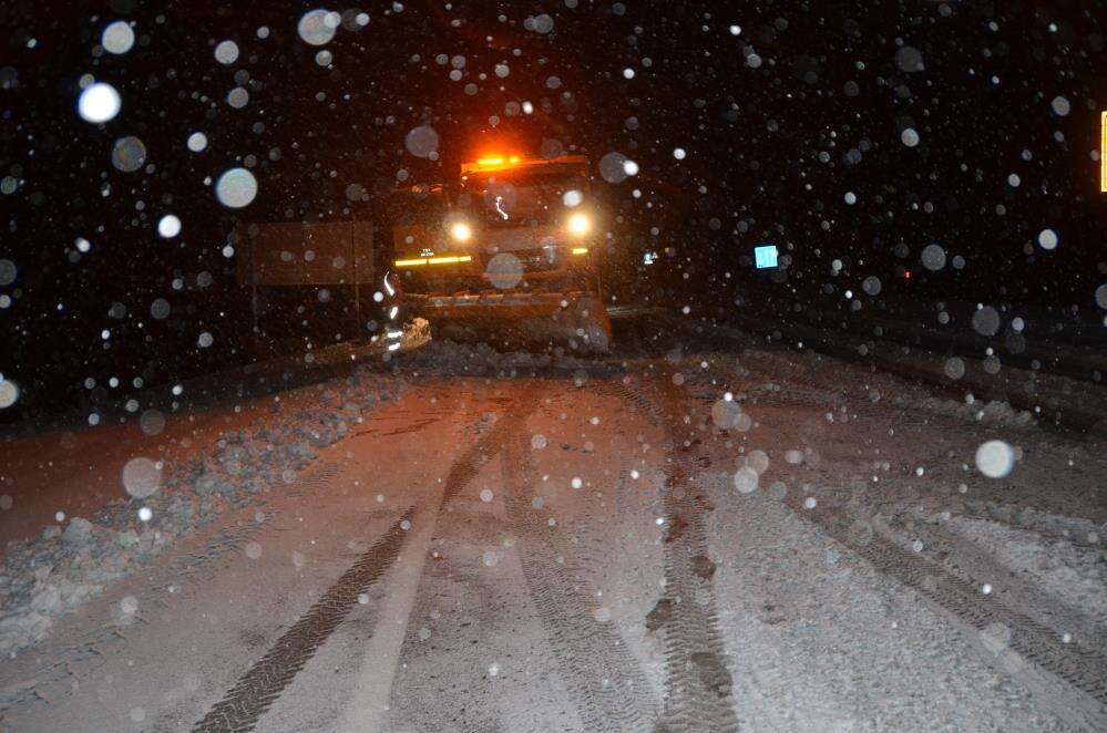Konya - Antalya yolunda kar etkisini yeniden artırdı 1