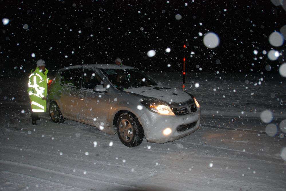 Konya - Antalya yolunda kar etkisini yeniden artırdı 3
