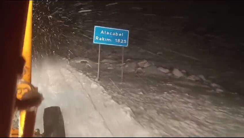 Konya - Antalya yolunda kar etkisini yeniden artırdı 9