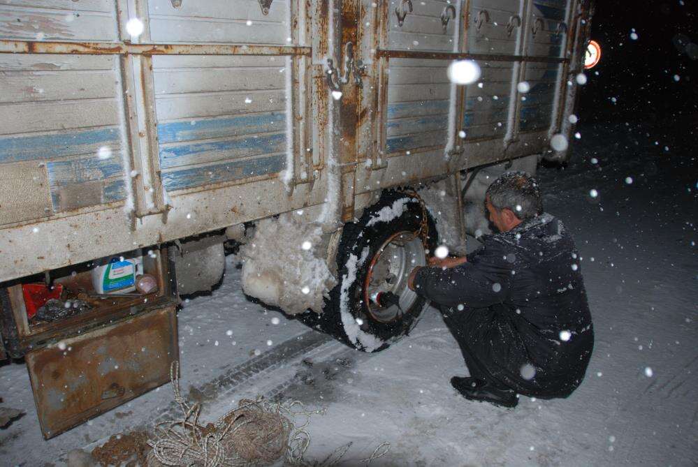 Konya - Antalya yolunda kar etkisini yeniden artırdı 6