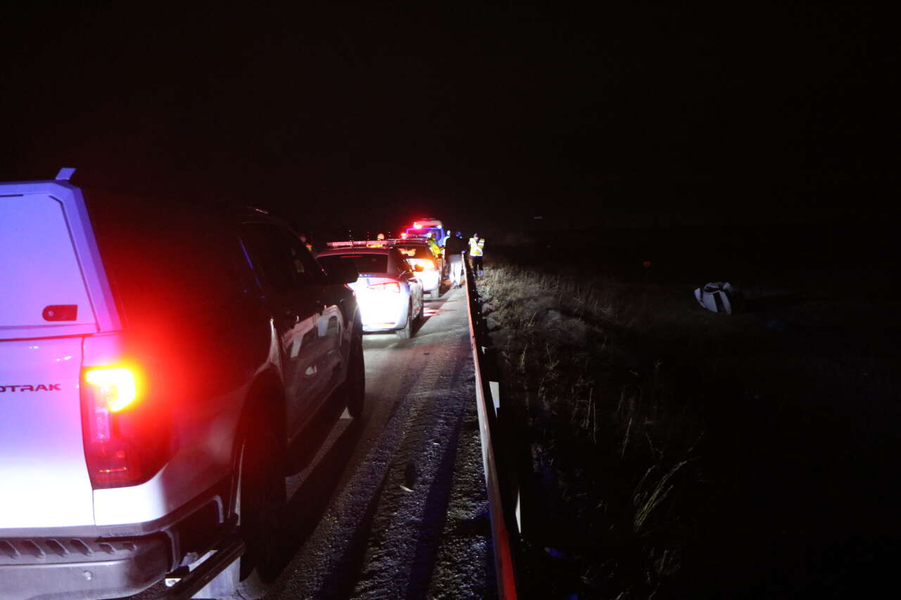 Otomobil şarampole yuvarlandı! 1 ölü, 4 yaralı var 3