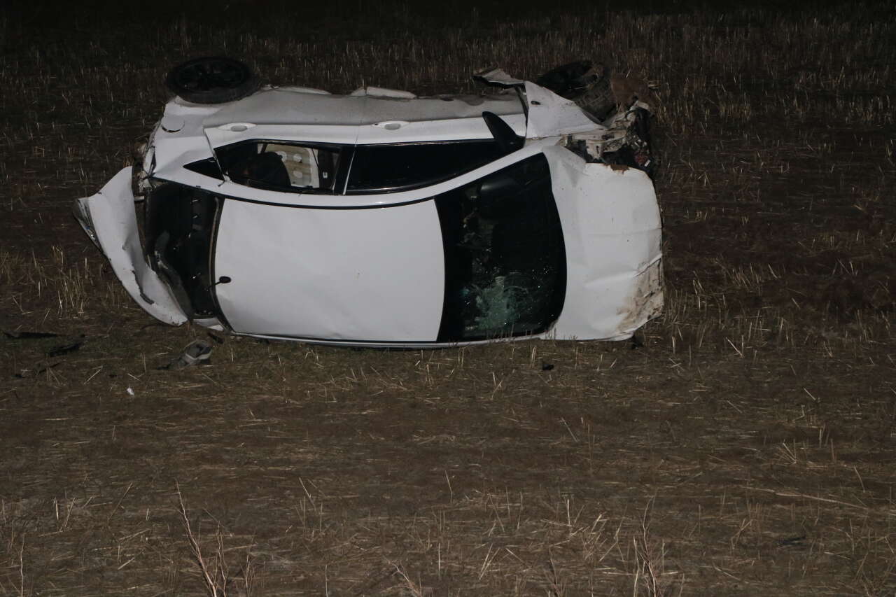 Otomobil şarampole yuvarlandı! 1 ölü, 4 yaralı var 6