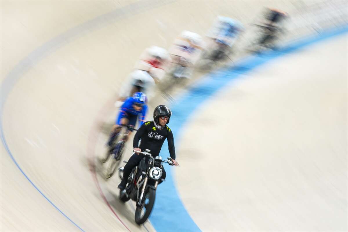 Avrupa’nın en hızlı bisikletçileri Konya Velodromu’nda yarıştı 14