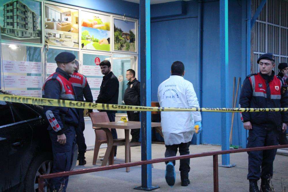 Emekli polis eşini ve MHP ilçe başkanı emlakçıyı öldürdü 8