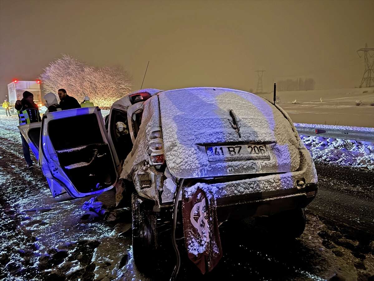 TIR ile cip kafa kafaya çarpıştı! 4 kişi hayatını kaybetti 16