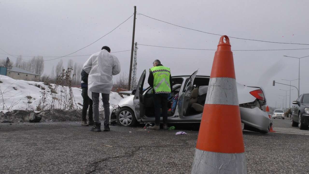 Katliam gibi kaza! Baba ve oğlu öldü, 4 kişi yaralandı 9