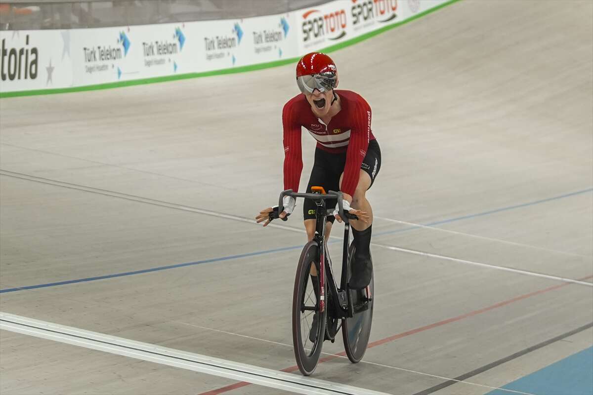 Konya’da pedal çeviren Avrupa’nın iyileri madalyalarını aldı 15