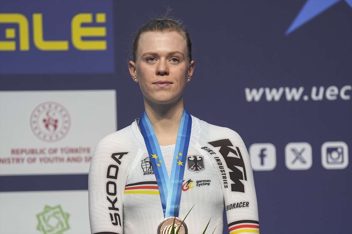 Konya’da pedal çeviren Avrupa’nın iyileri madalyalarını aldı 44