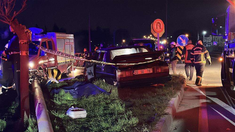 Otomobil direğe çarptı, genç çifti ölüm ayırdı! Kazadan yürek yakan detay çıktı 1