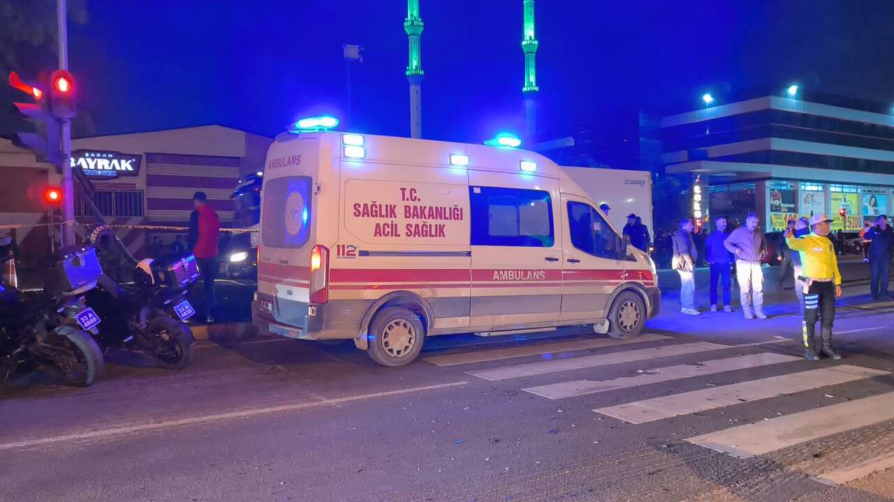 Cip refüjdeki vatandaşların arasına daldı, 3 genç kız öldü 3