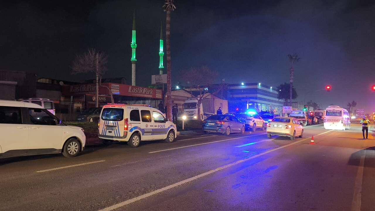 Cip refüjdeki vatandaşların arasına daldı, 3 genç kız öldü 4