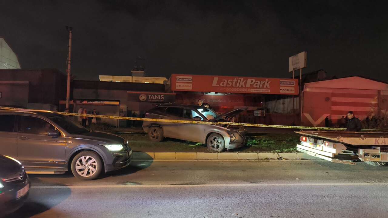Cip refüjdeki vatandaşların arasına daldı, 3 genç kız öldü 5