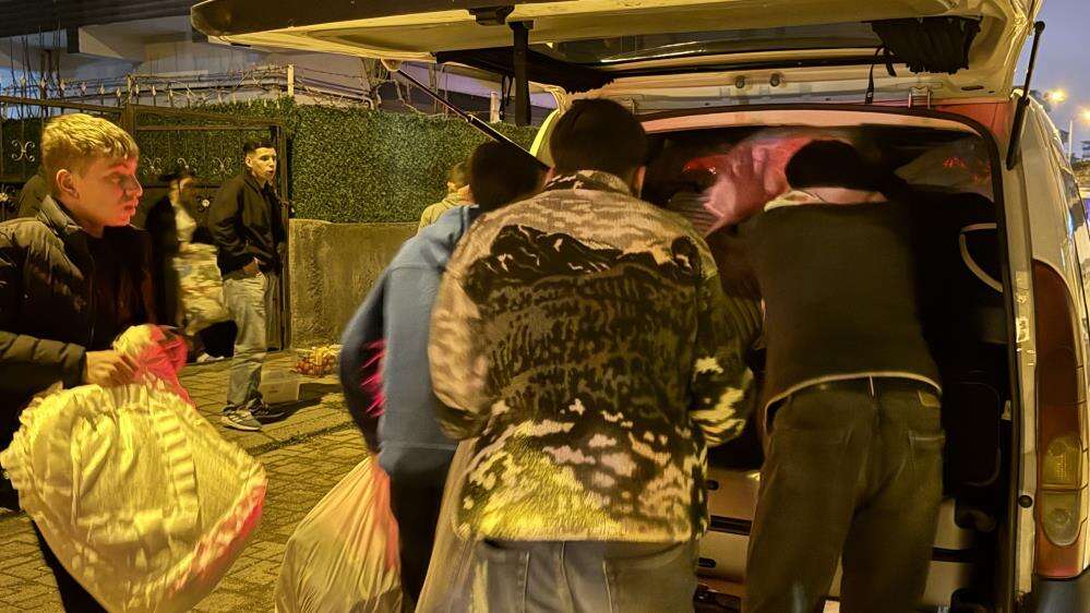 Çatlama sesi paniğe yol açtı, binadaki 51 kişi tahliye edildi 7