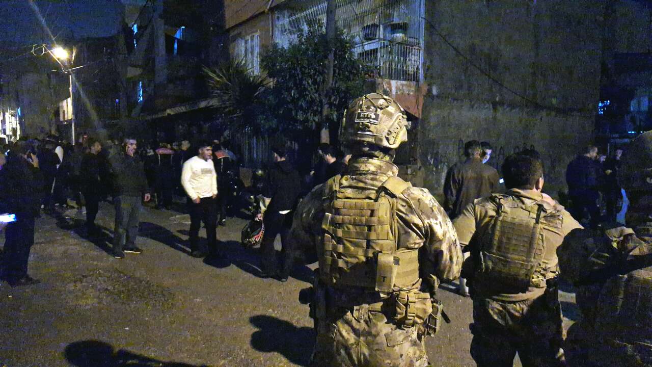 3 katlı binada patlama oldu, 1 ölü, 1 ağır yaralı var 5