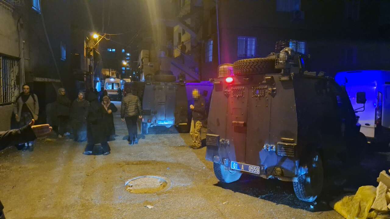 3 katlı binada patlama oldu, 1 ölü, 1 ağır yaralı var 7