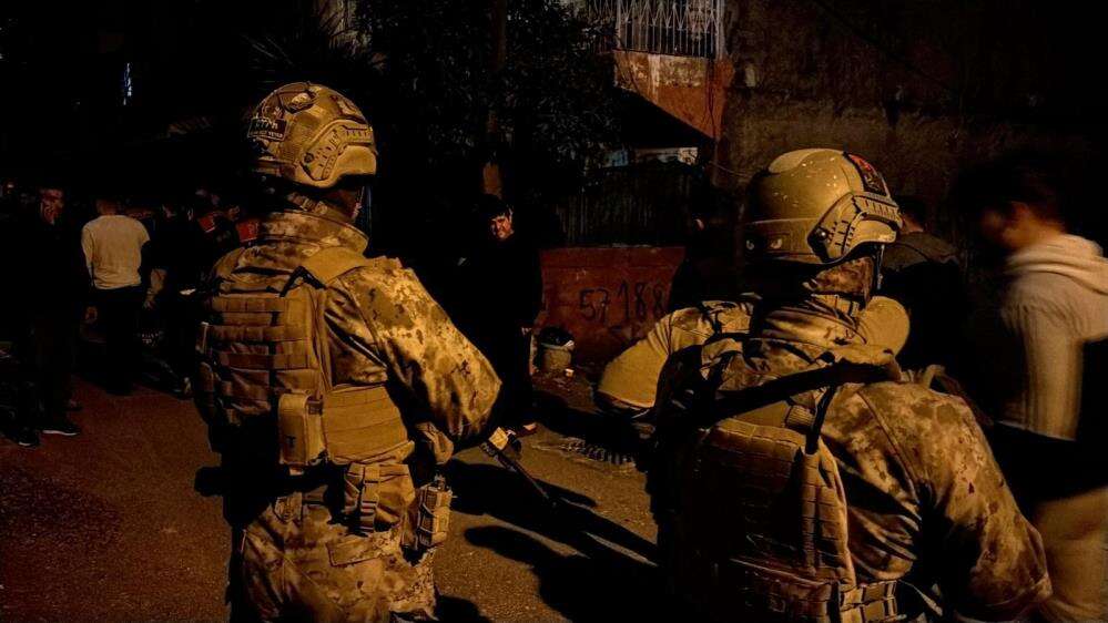 3 katlı binada patlama oldu, 1 ölü, 1 ağır yaralı var 2