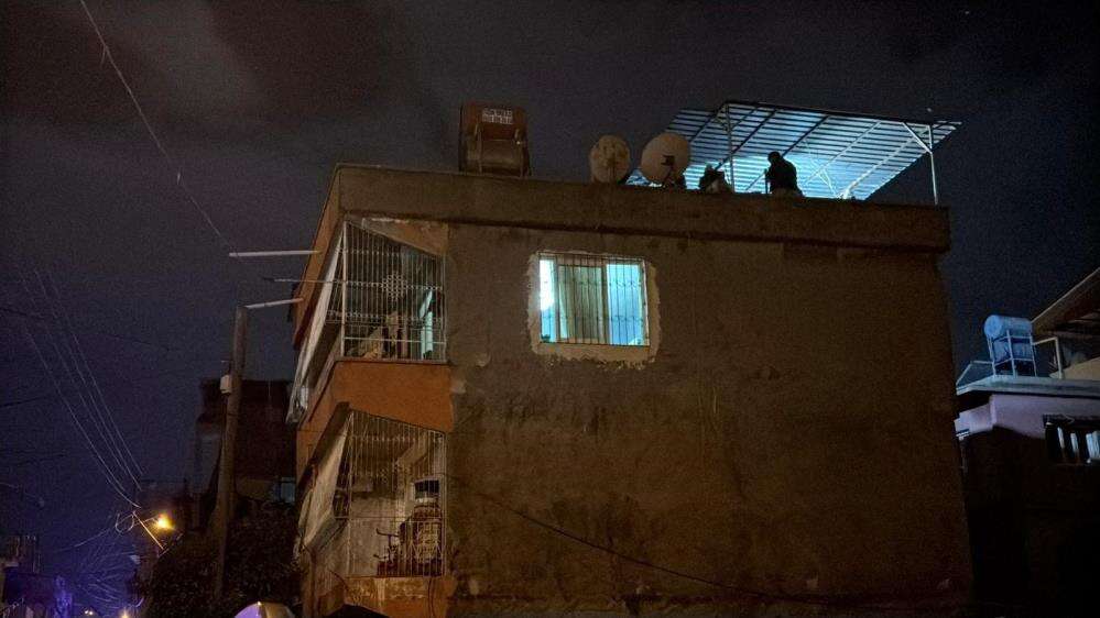 3 katlı binada patlama oldu, 1 ölü, 1 ağır yaralı var 4