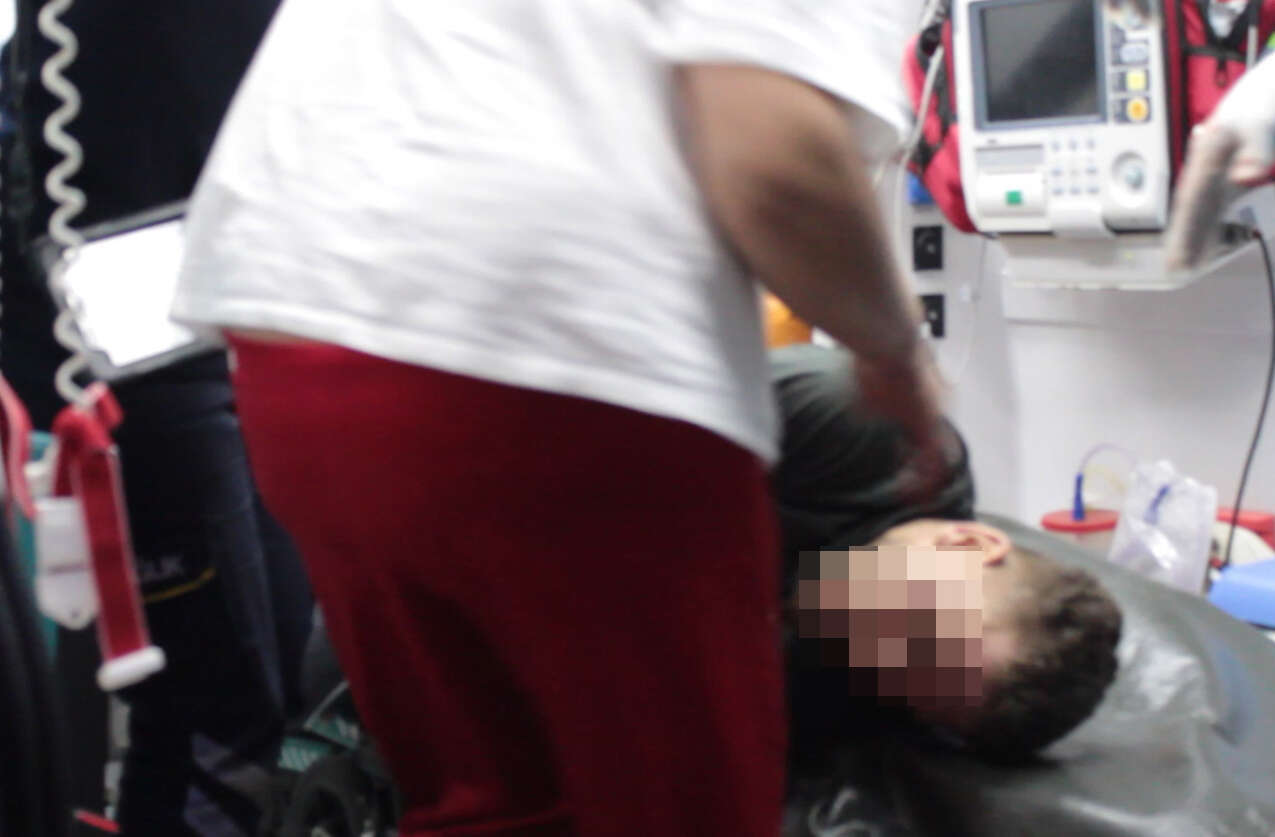 Annesinin erkek arkadaşını bıçakladı, ikinci saldırıyı polis böyle önlendi 3