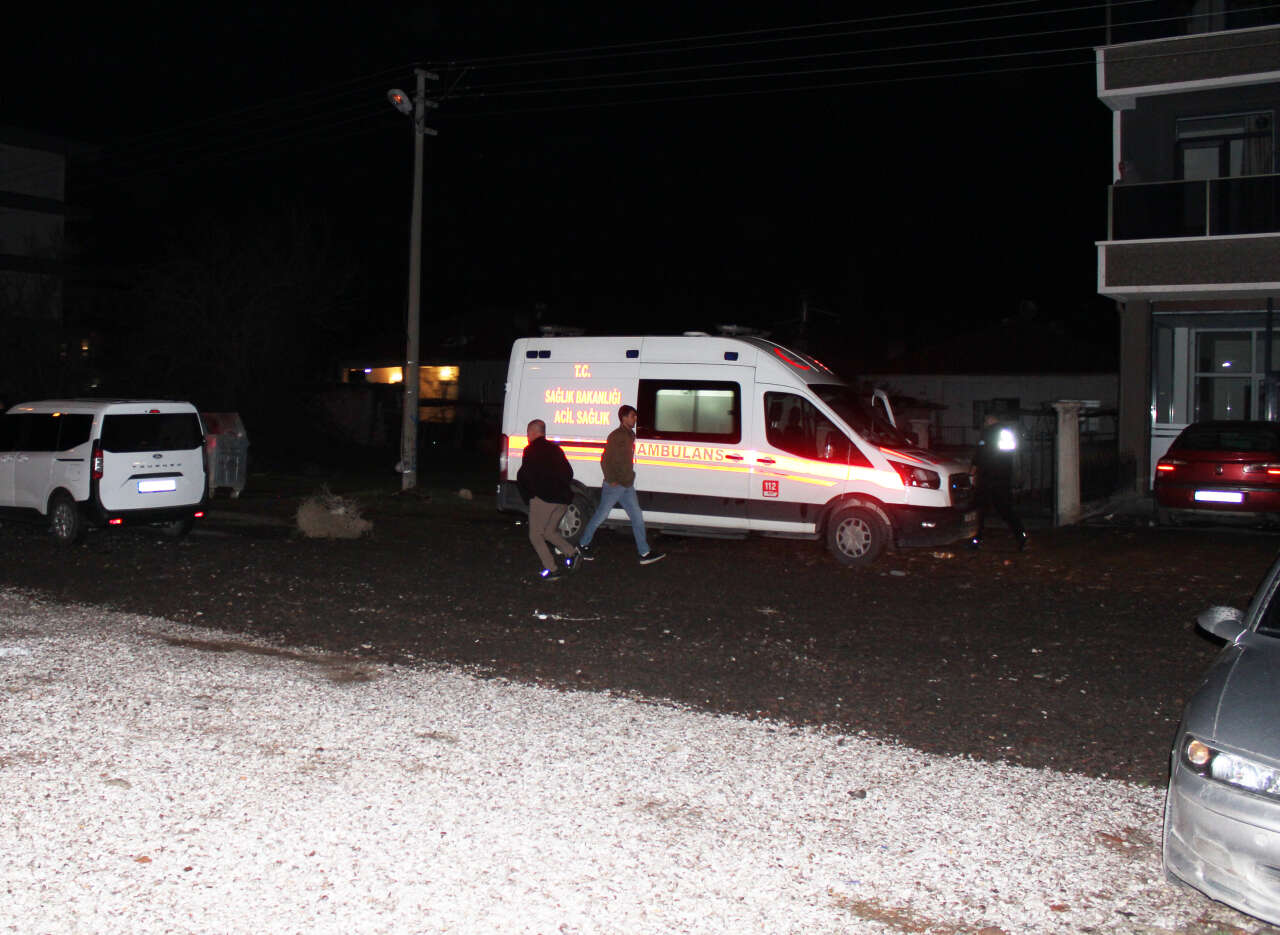 Annesinin erkek arkadaşını bıçakladı, ikinci saldırıyı polis böyle önlendi 1