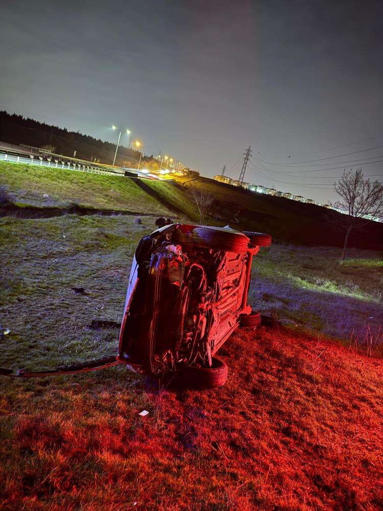 Alkollü sürücü şarampole yuvarlandı, 390 bin lira ceza yedi 2