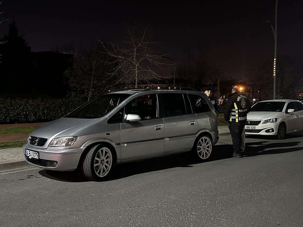 Ehliyetsiz yakalandı, 200 bin lira ceza yedi: Arabam o kadar etmiyor 2