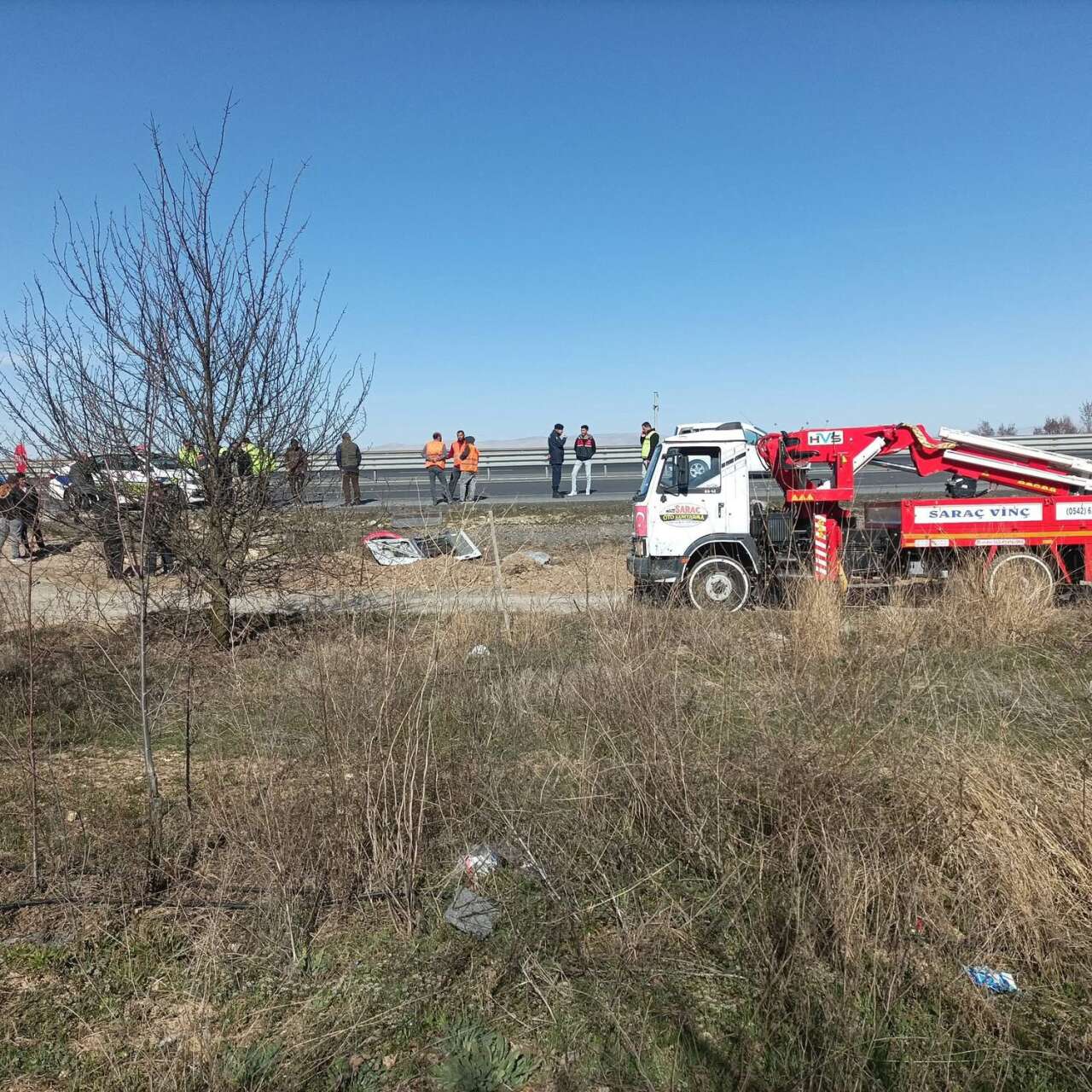 Konya yolunda TIR yolcu minibüse çarptı! 11 yaralı var 1