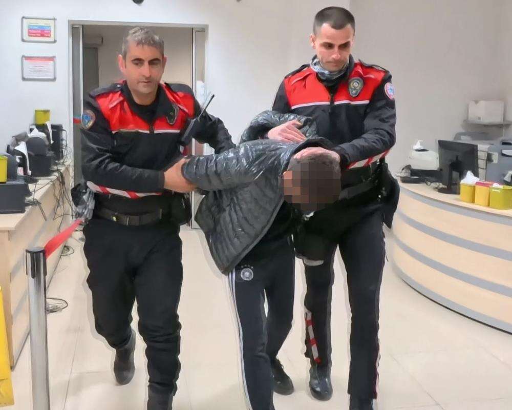 Çocuk lüks araçla kaçtı, polis 15 dakikada yakaladı, 381 bin lira ceza yazdı 5