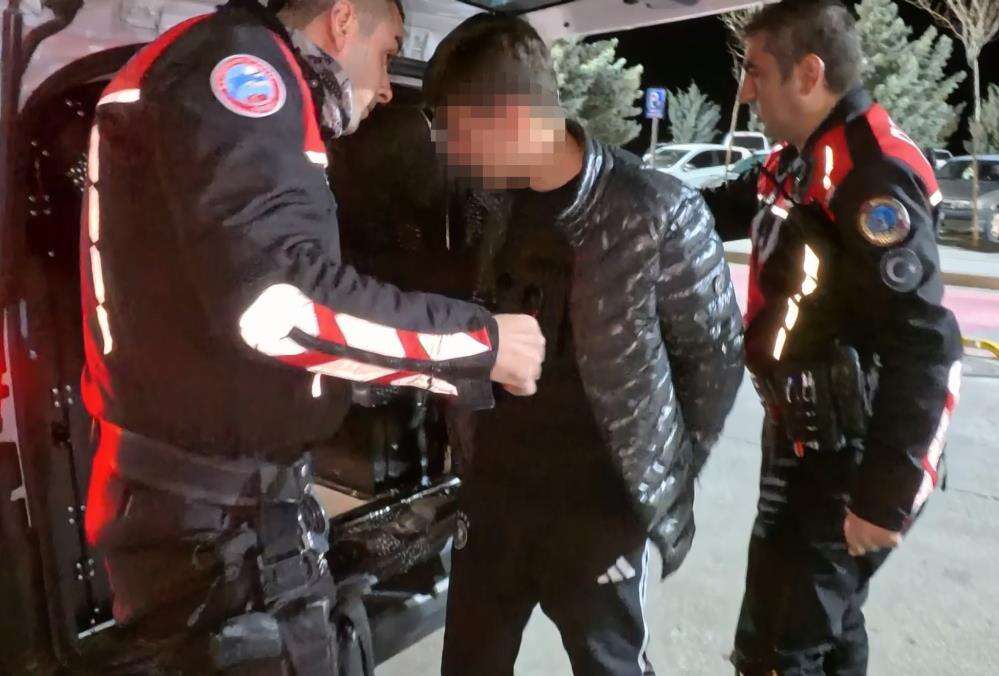 Çocuk lüks araçla kaçtı, polis 15 dakikada yakaladı, 381 bin lira ceza yazdı 4